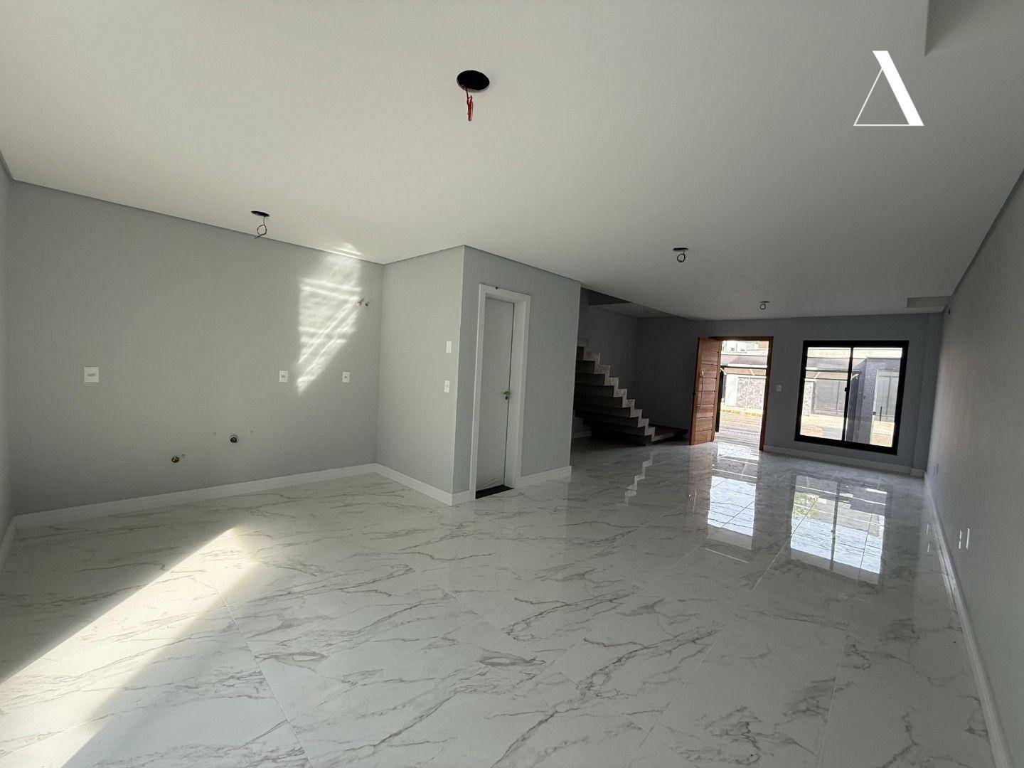 Casa de Condomínio à venda com 3 quartos, 115m² - Foto 2