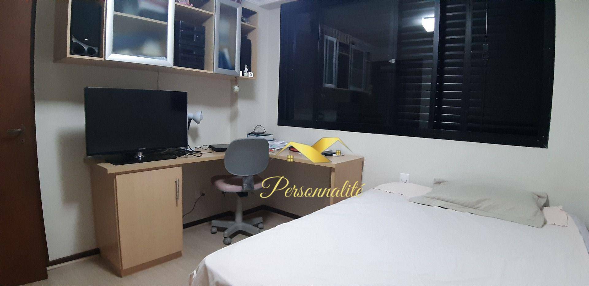 Apartamento à venda com 3 quartos, 191m² - Foto 19