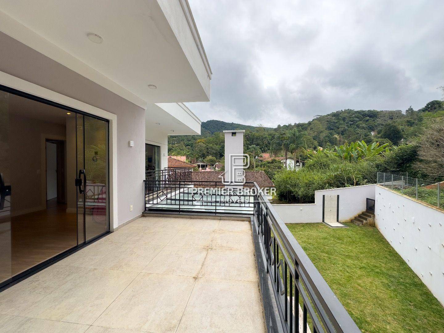 Casa de Condomínio à venda com 4 quartos, 260m² - Foto 25