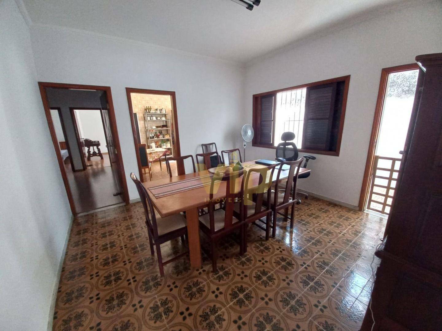 Casa à venda com 3 quartos, 267m² - Foto 3