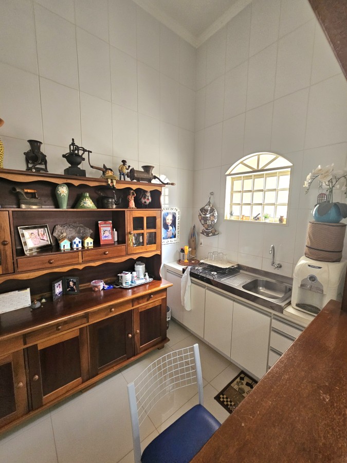 Casa à venda com 3 quartos, 250m² - Foto 8