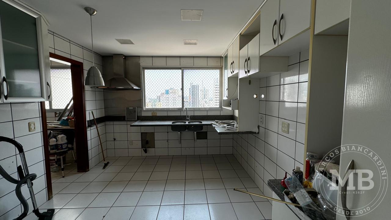 Apartamento à venda com 3 quartos, 181m² - Foto 13