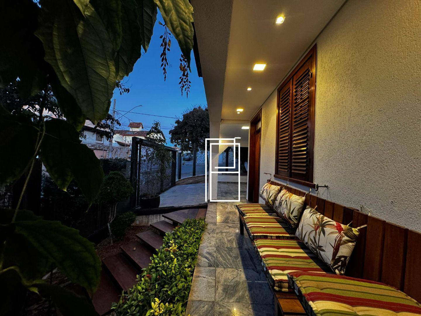 Casa à venda com 4 quartos, 300m² - Foto 6