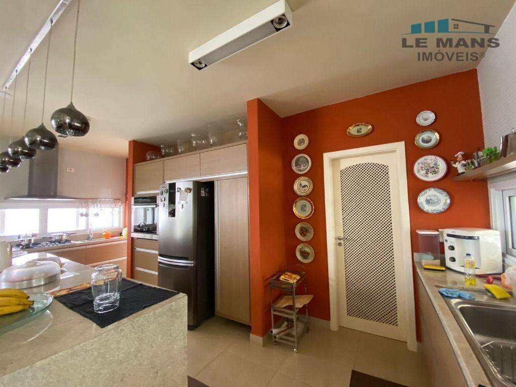 Casa à venda com 3 quartos, 300m² - Foto 2