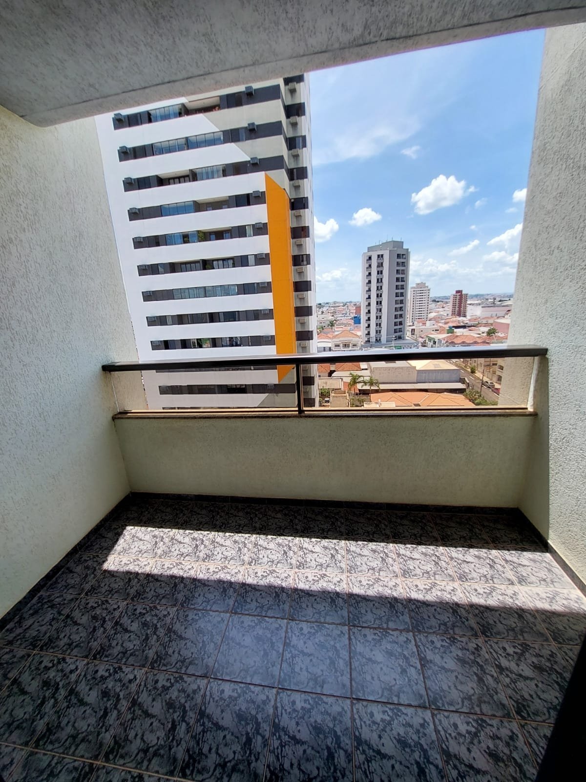 Apartamento à venda com 3 quartos - Foto 2