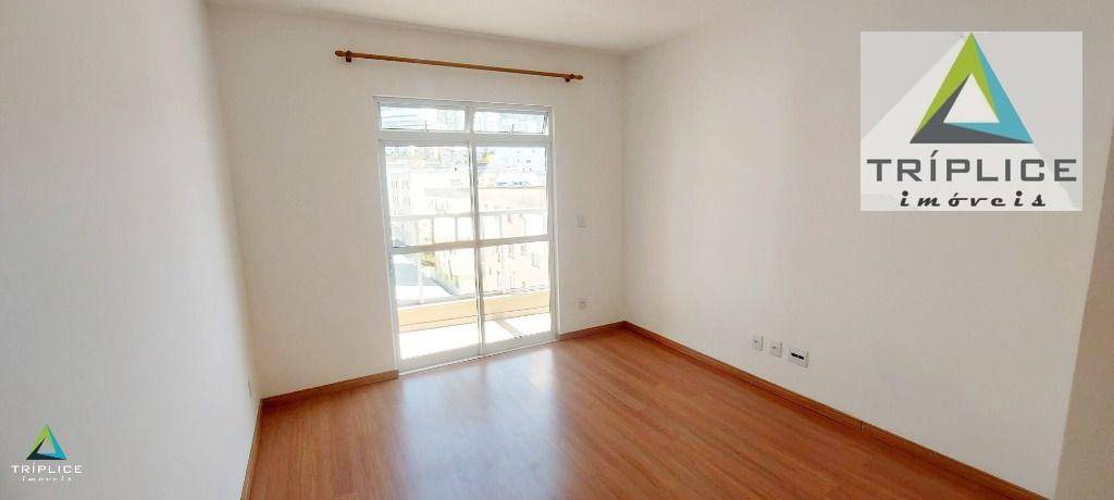 Apartamento à venda com 2 quartos, 75m² - Foto 4