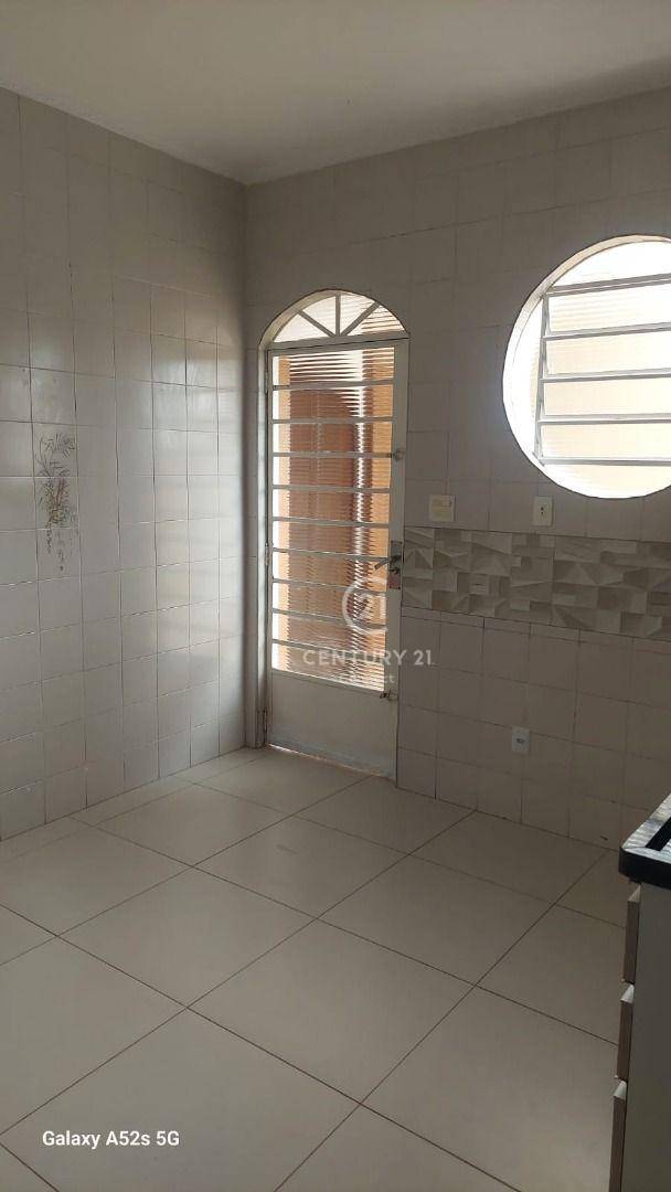 Casa, 3 quartos, 210 m² - Foto 4