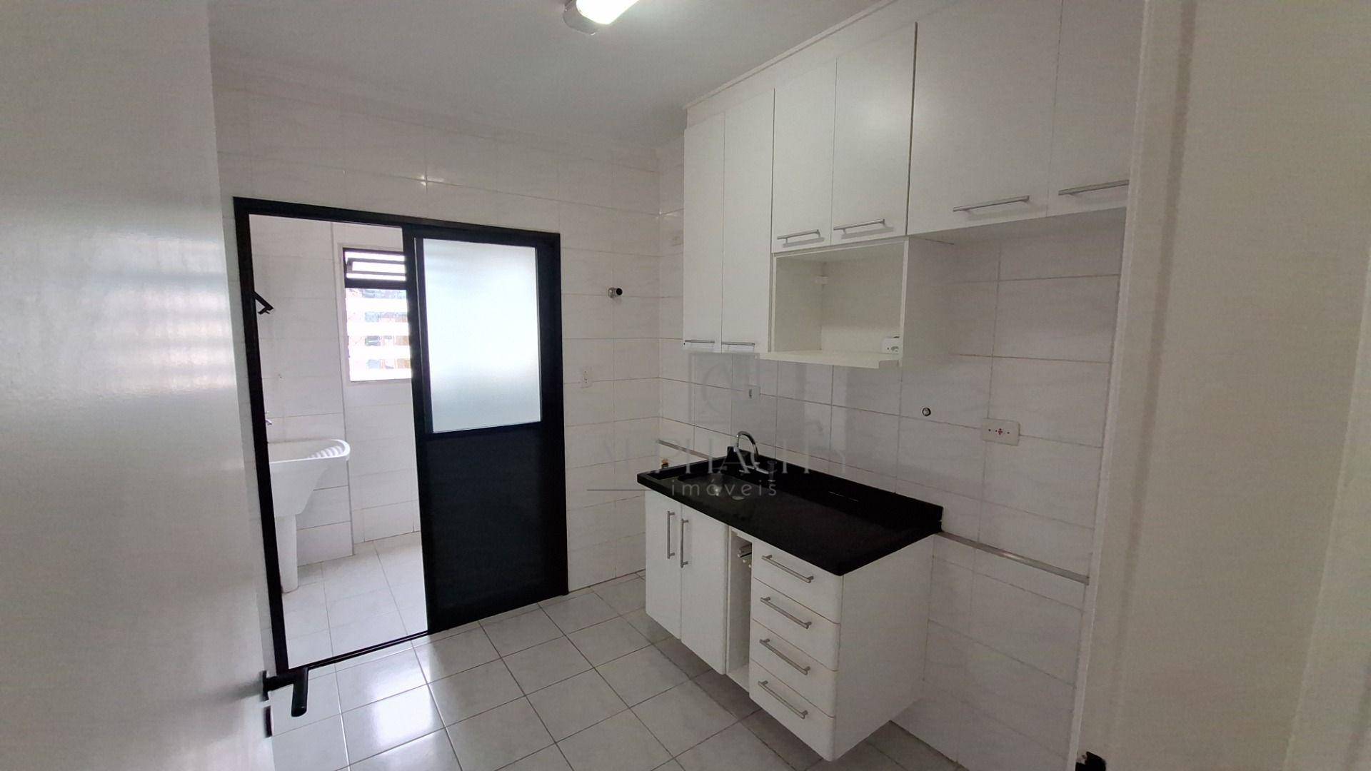 Apartamento para alugar com 3 quartos, 83m² - Foto 3