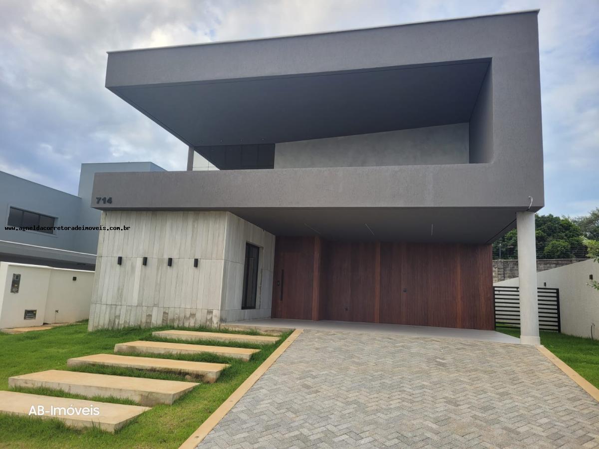 Casa de Condomínio à venda com 3 quartos, 220m² - Foto 2