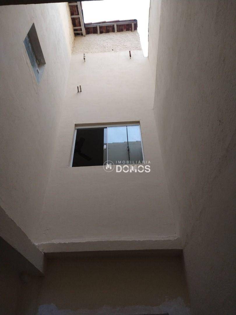 Casa à venda com 5 quartos, 140m² - Foto 18