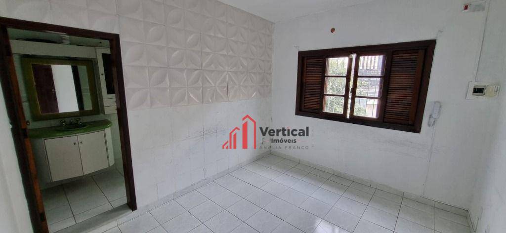 Sobrado à venda e aluguel com 3 quartos, 230m² - Foto 2