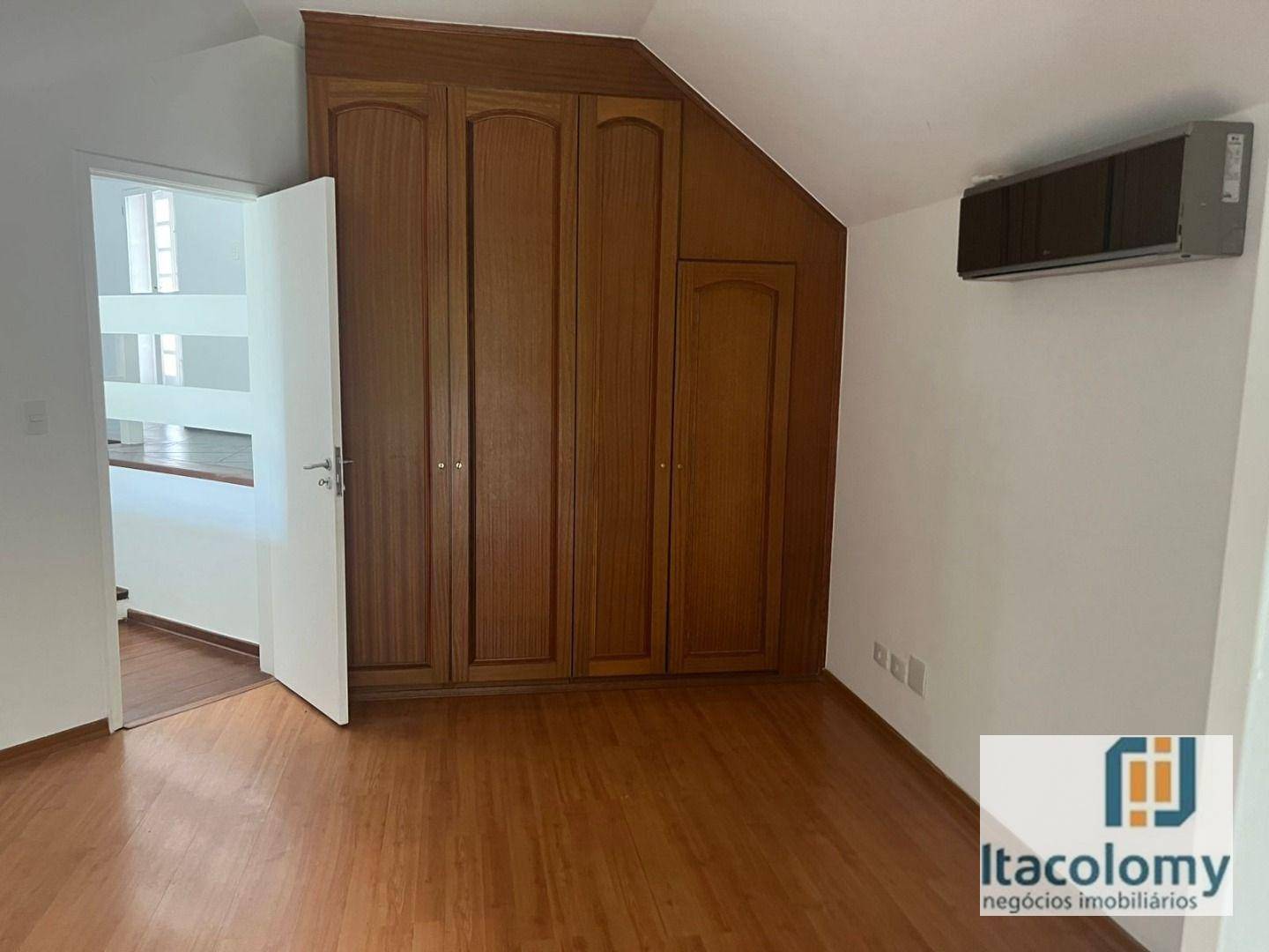 Casa de Condomínio para alugar com 4 quartos, 424m² - Foto 9