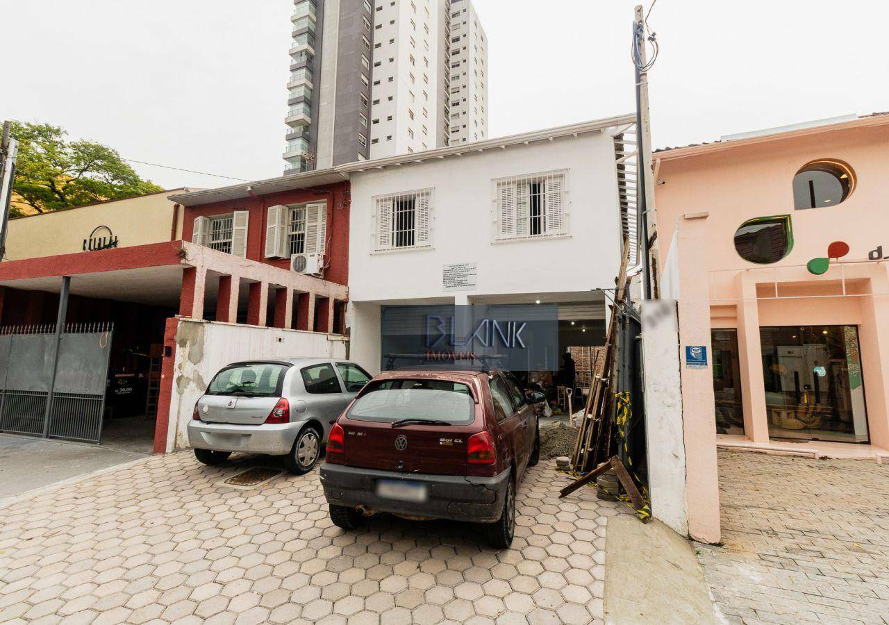 Casa para alugar com 4 quartos, 140m² - Foto 2