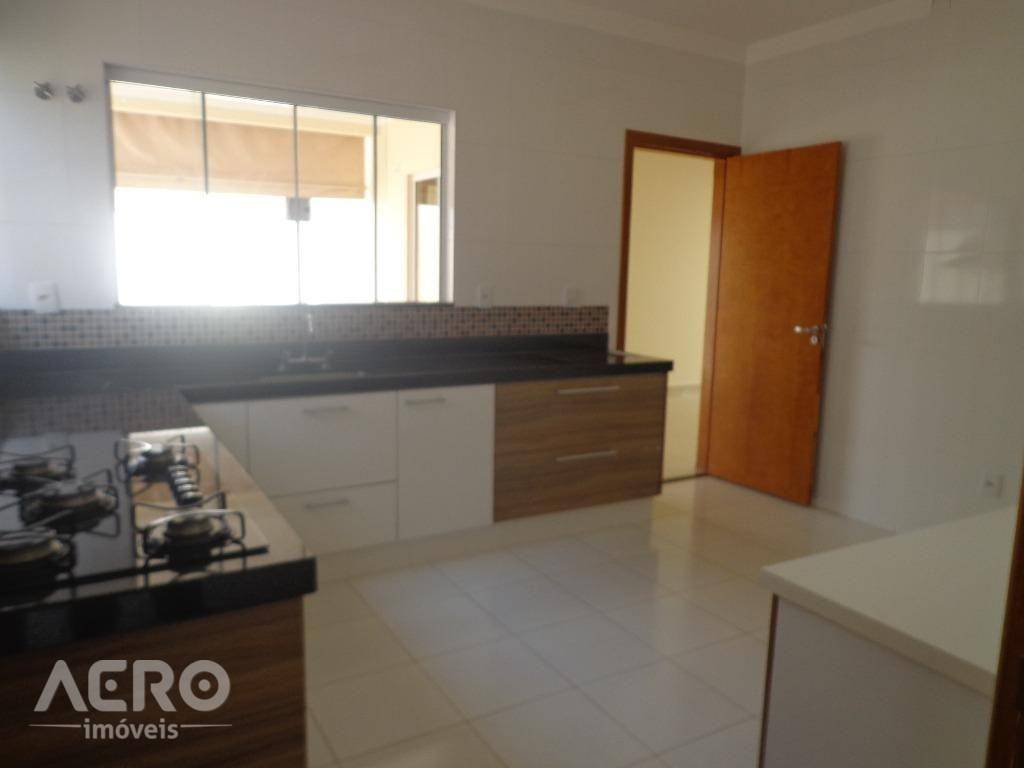 Casa à venda com 3 quartos, 230m² - Foto 29