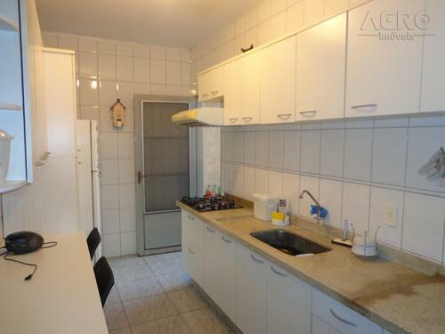 Casa à venda com 4 quartos, 190m² - Foto 2