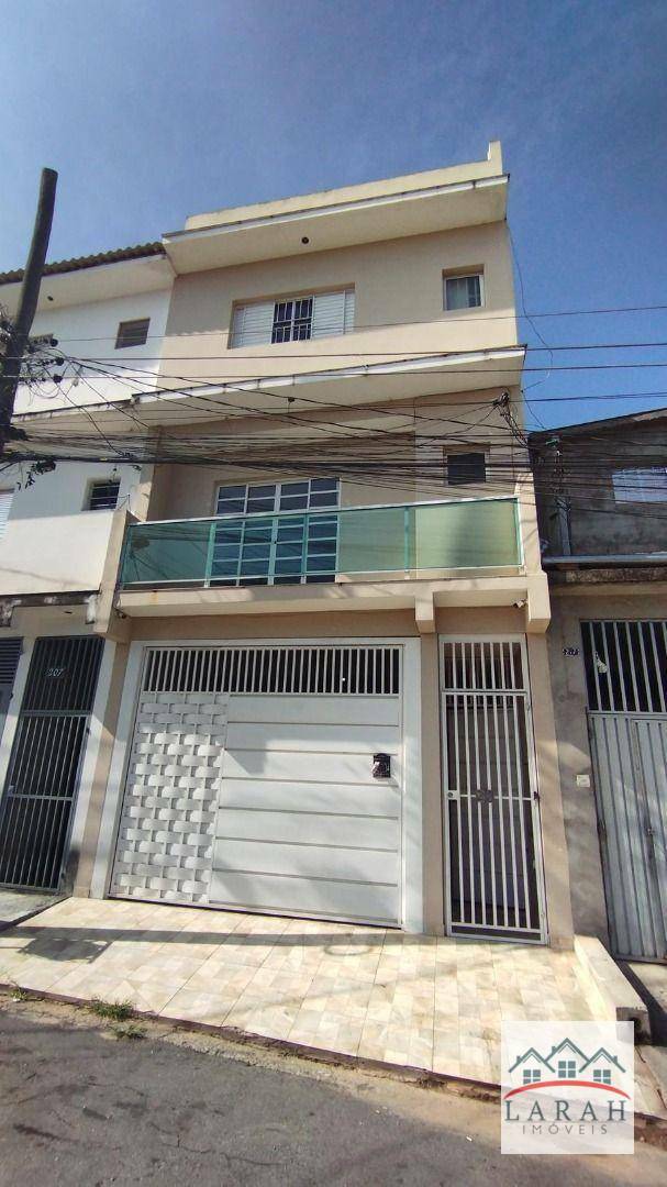 Casa para alugar com 3 quartos, 200m² - Foto 1