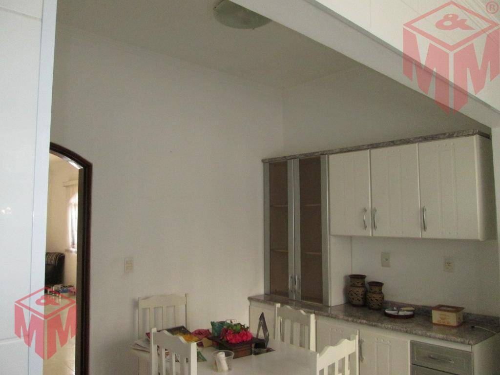 Casa à venda com 2 quartos, 230m² - Foto 13