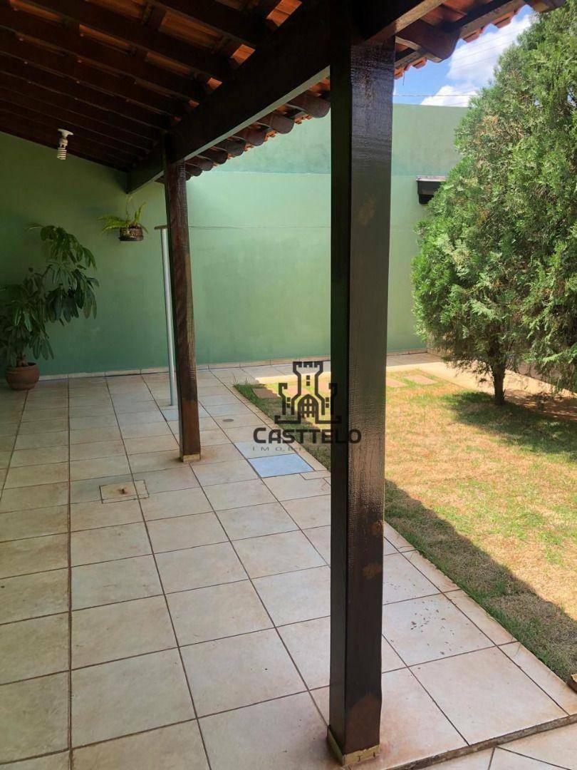 Casa à venda com 4 quartos, 170m² - Foto 5