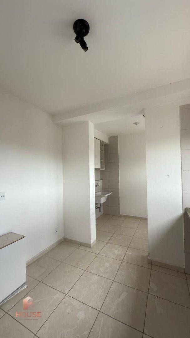 Apartamento para alugar com 2 quartos, 75m² - Foto 5