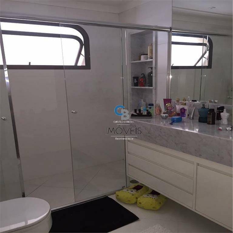 Apartamento à venda com 3 quartos, 196m² - Foto 10