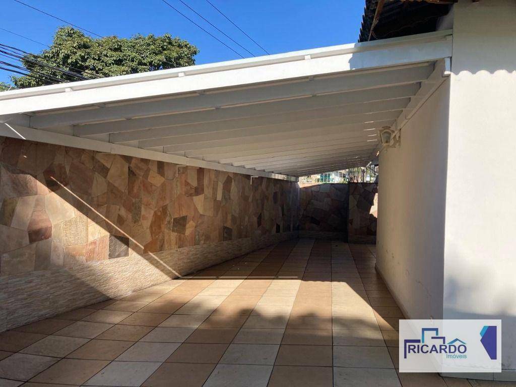 Casa à venda e aluguel com 3 quartos, 298m² - Foto 27