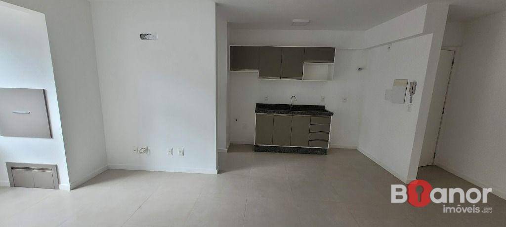 Apartamento à venda e aluguel com 3 quartos, 75m² - Foto 4