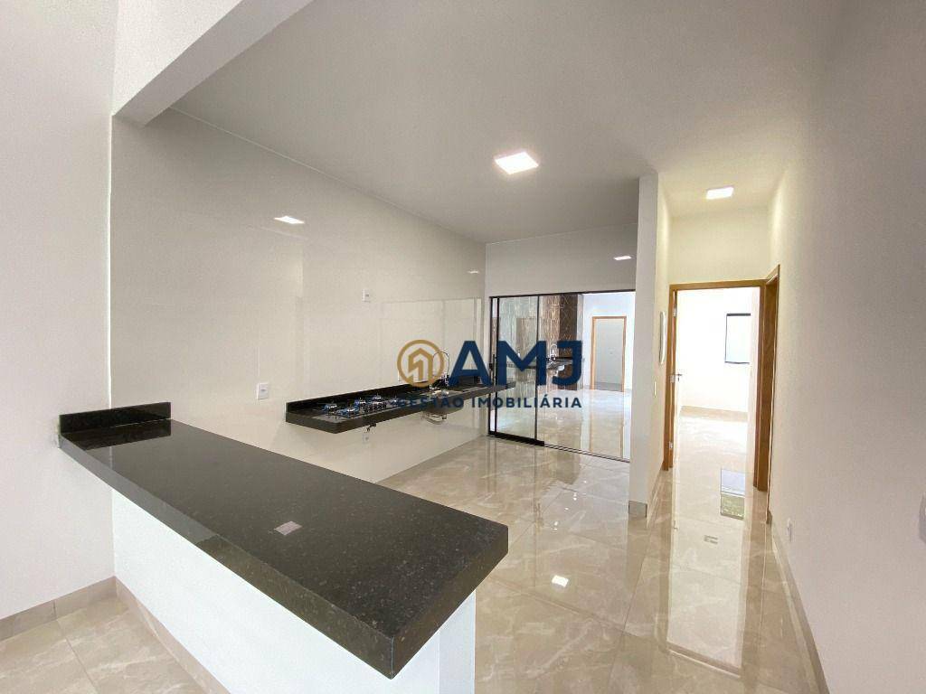 Casa à venda com 3 quartos, 141m² - Foto 4