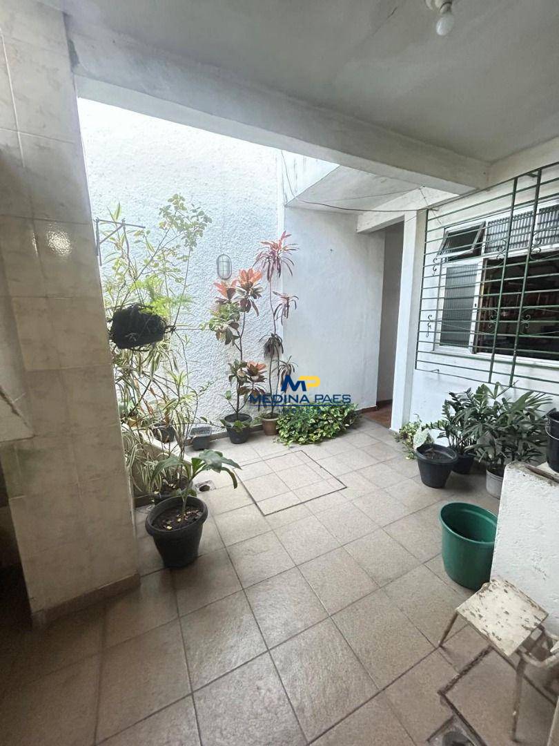 Casa à venda com 2 quartos, 46m² - Foto 17
