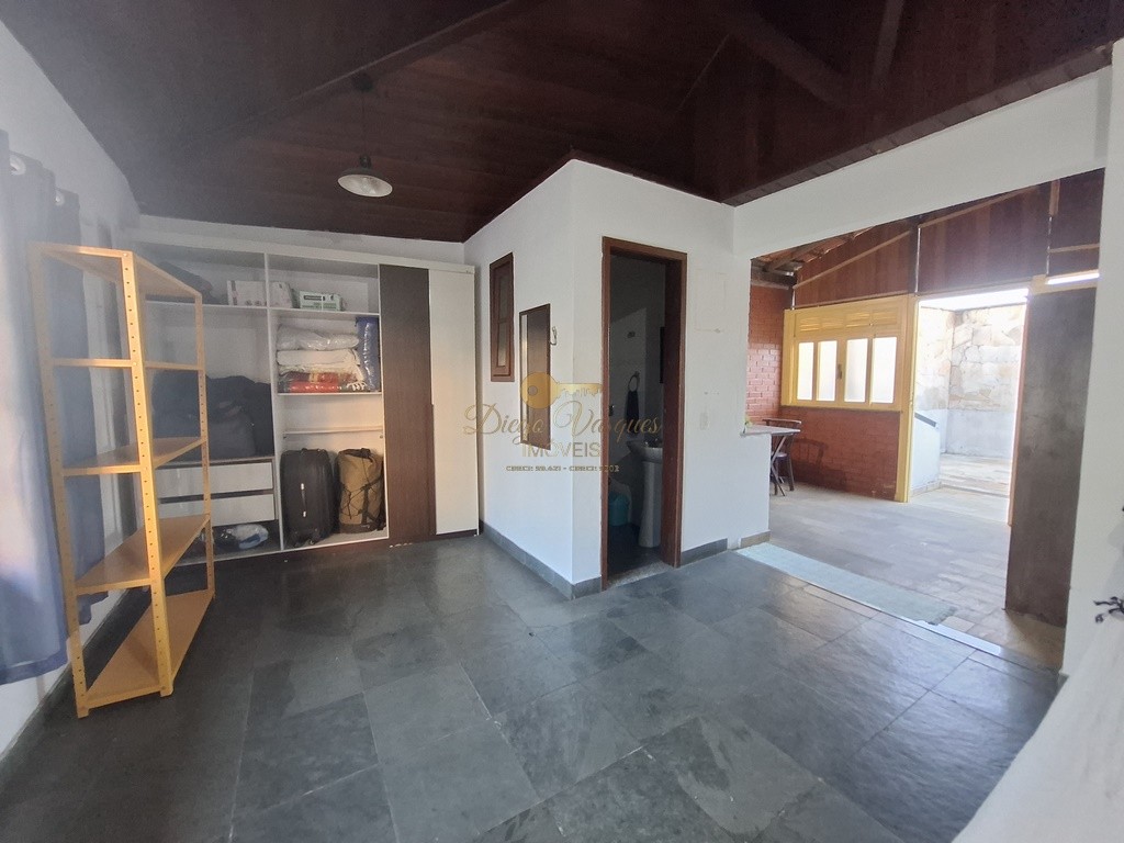 Casa para alugar com 5 quartos, 296m² - Foto 31