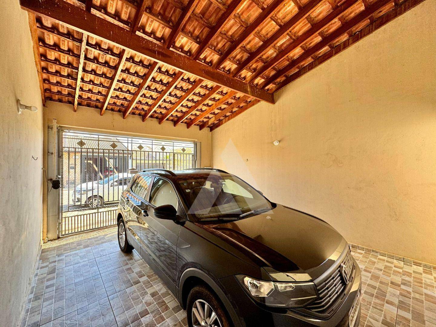 Casa à venda com 3 quartos, 120m² - Foto 1