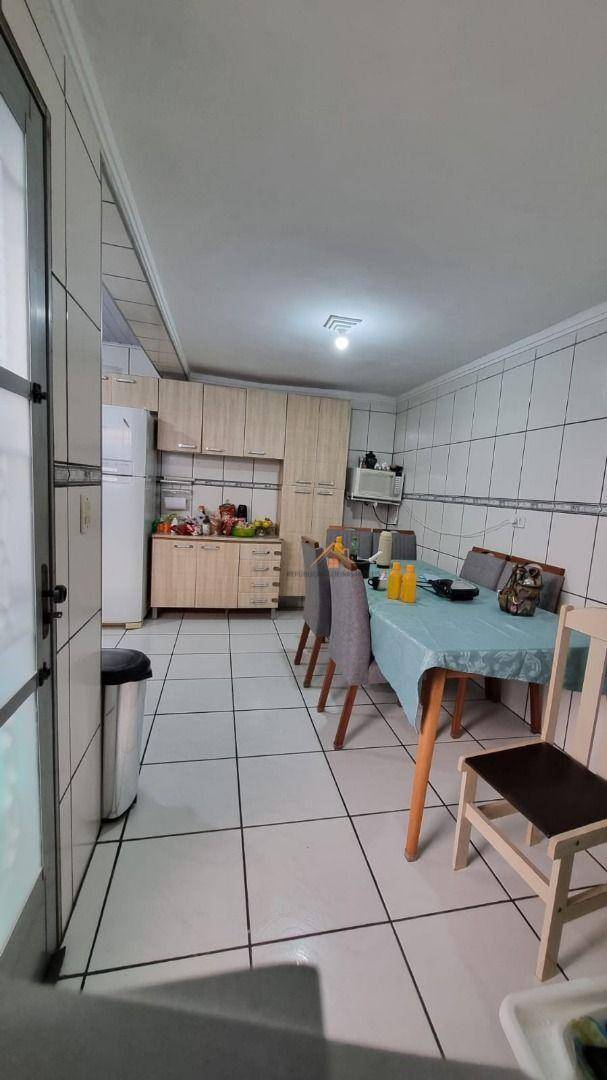 Casa à venda com 2 quartos, 90m² - Foto 3