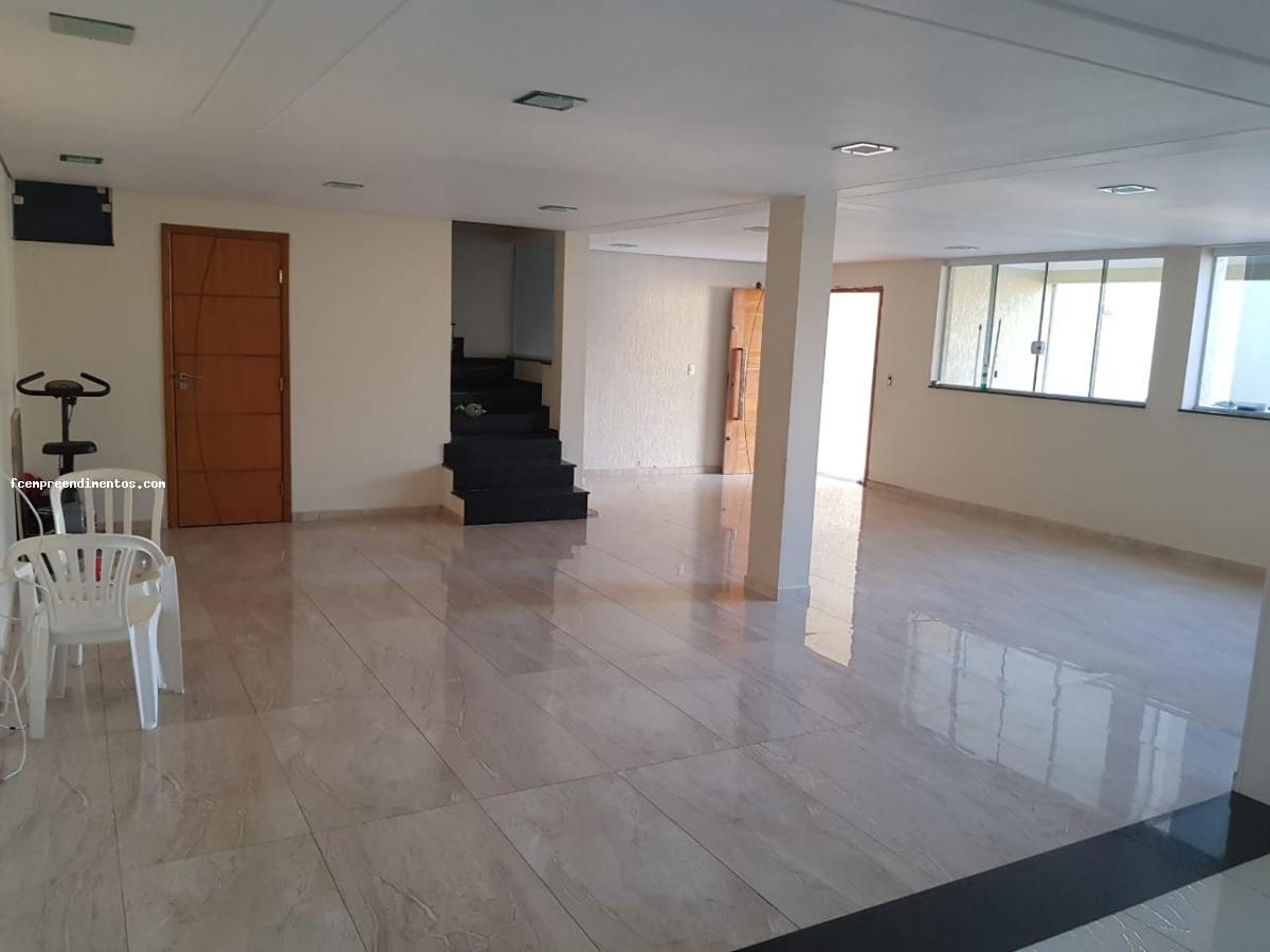 Casa à venda com 3 quartos, 450m² - Foto 3