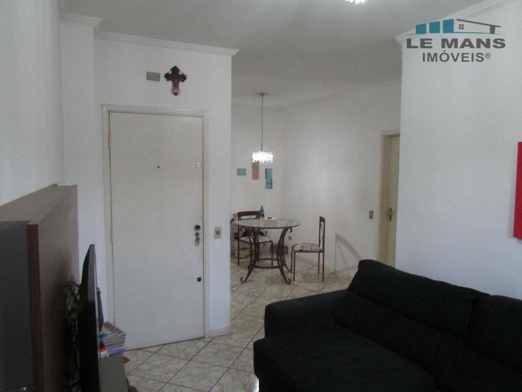 Apartamento à venda com 2 quartos, 66m² - Foto 3