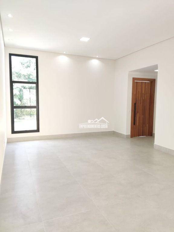 Casa de Condomínio à venda com 3 quartos, 210m² - Foto 2