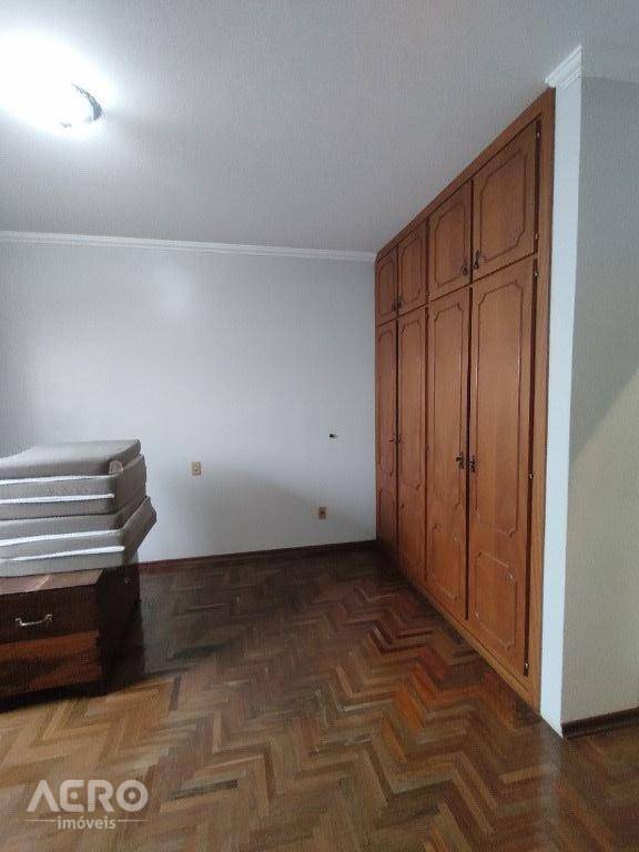 Casa à venda com 4 quartos, 272m² - Foto 17