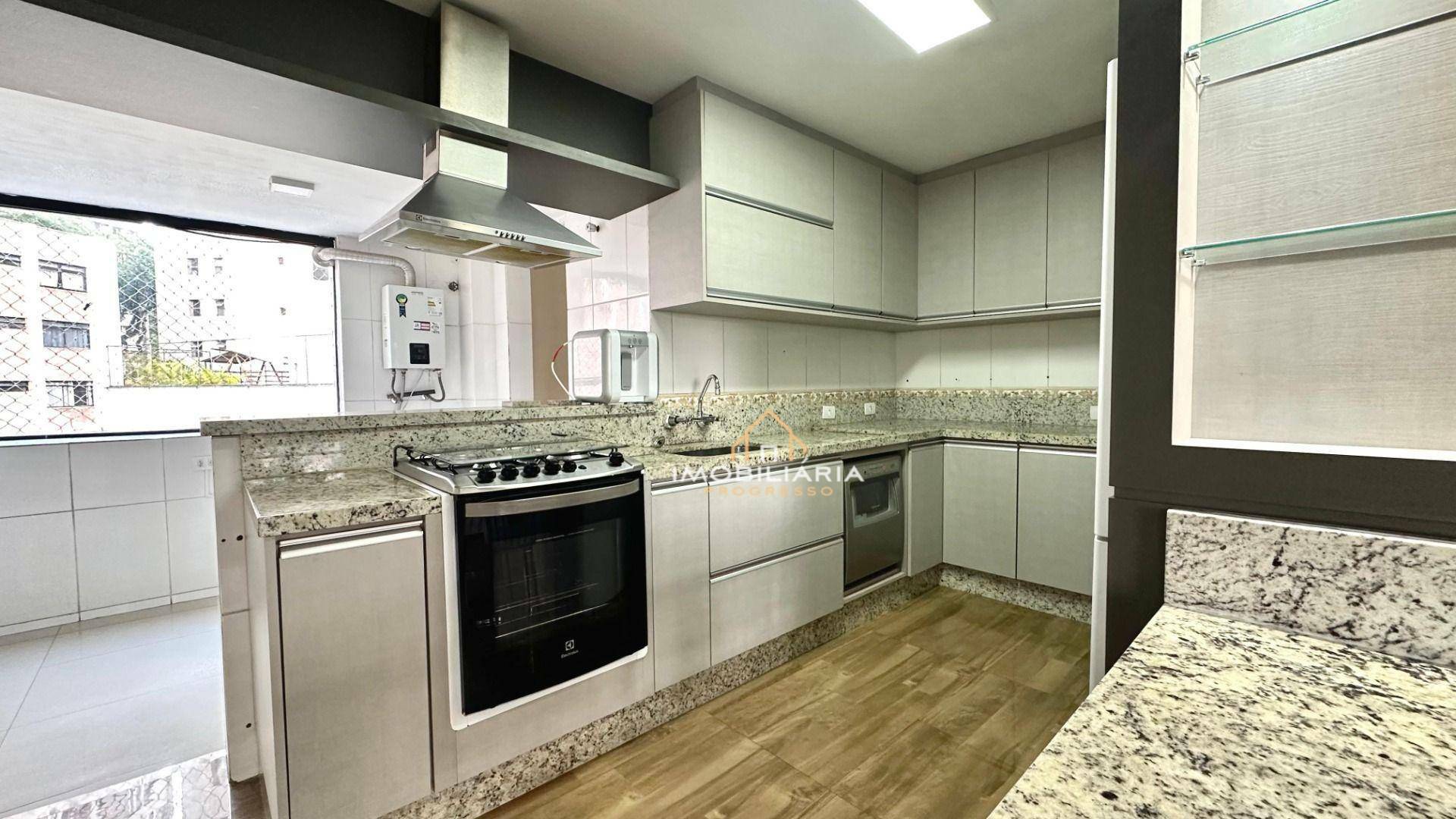 Apartamento para alugar com 2 quartos, 90m² - Foto 8