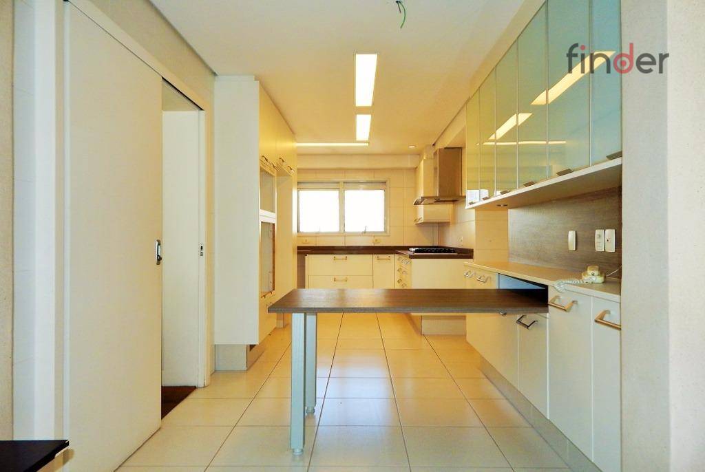 Apartamento à venda com 3 quartos, 206m² - Foto 9