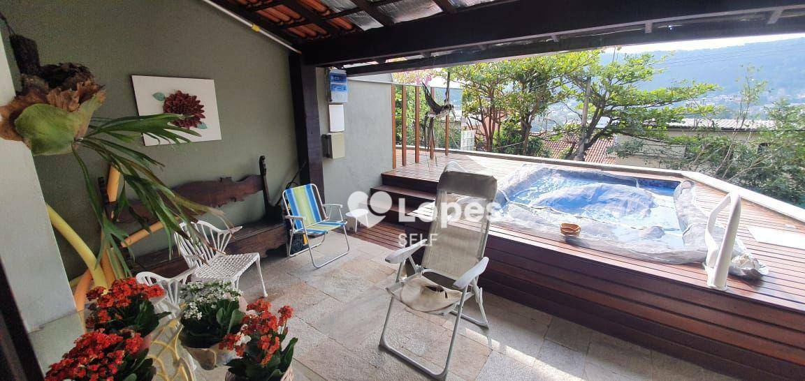 Casa, 3 quartos, 354 m² - Foto 1