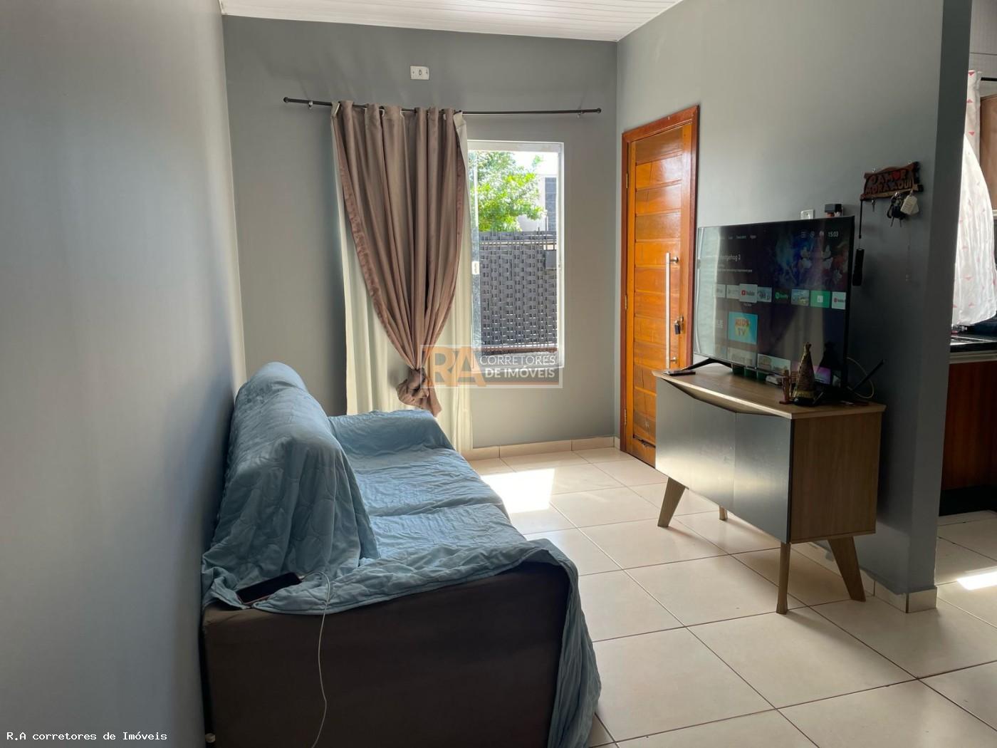 Casa à venda com 2 quartos, 125m² - Foto 3