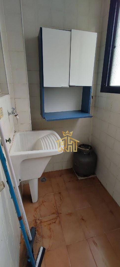 Apartamento para alugar com 2 quartos, 75m² - Foto 17