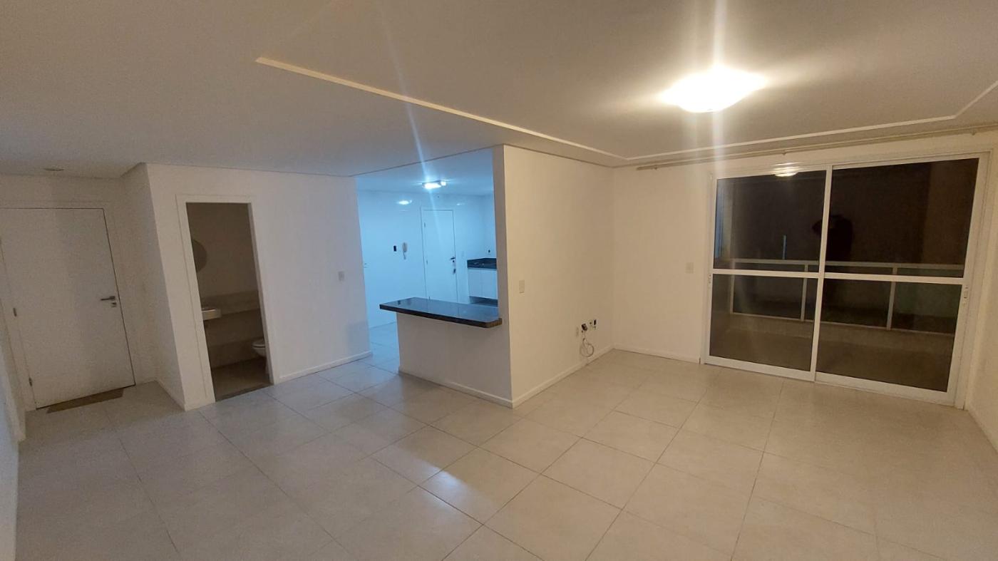 Apartamento à venda com 3 quartos, 198m² - Foto 4