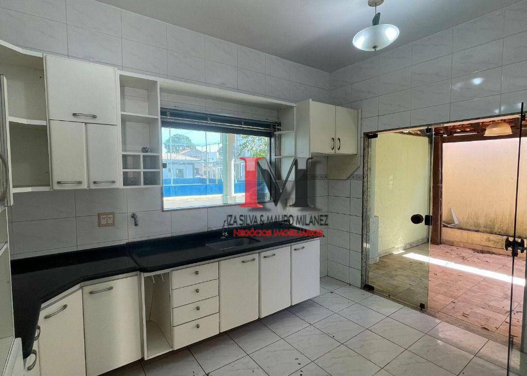 Casa de Condomínio à venda com 3 quartos, 380m² - Foto 29