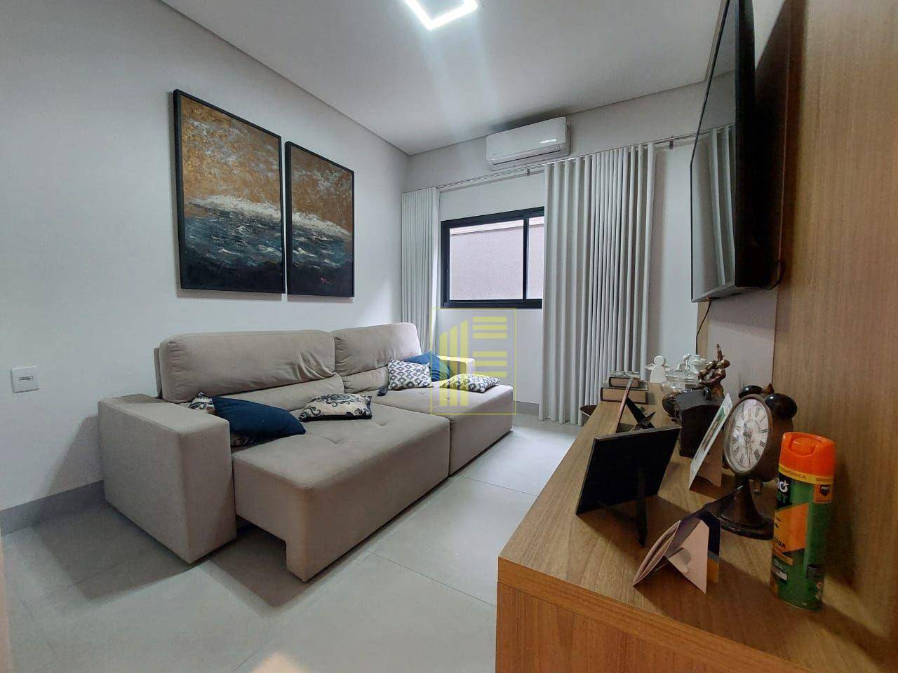 Casa de Condomínio para alugar com 3 quartos, 290m² - Foto 4