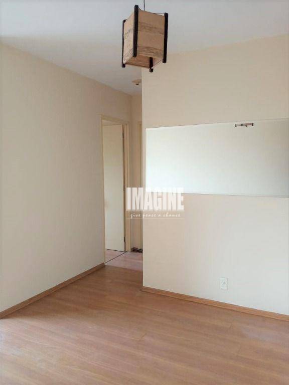 Apartamento para alugar com 2 quartos, 55m² - Foto 4