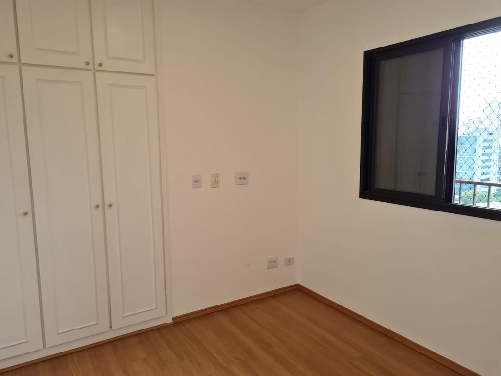 Apartamento à venda com 4 quartos, 220m² - Foto 5