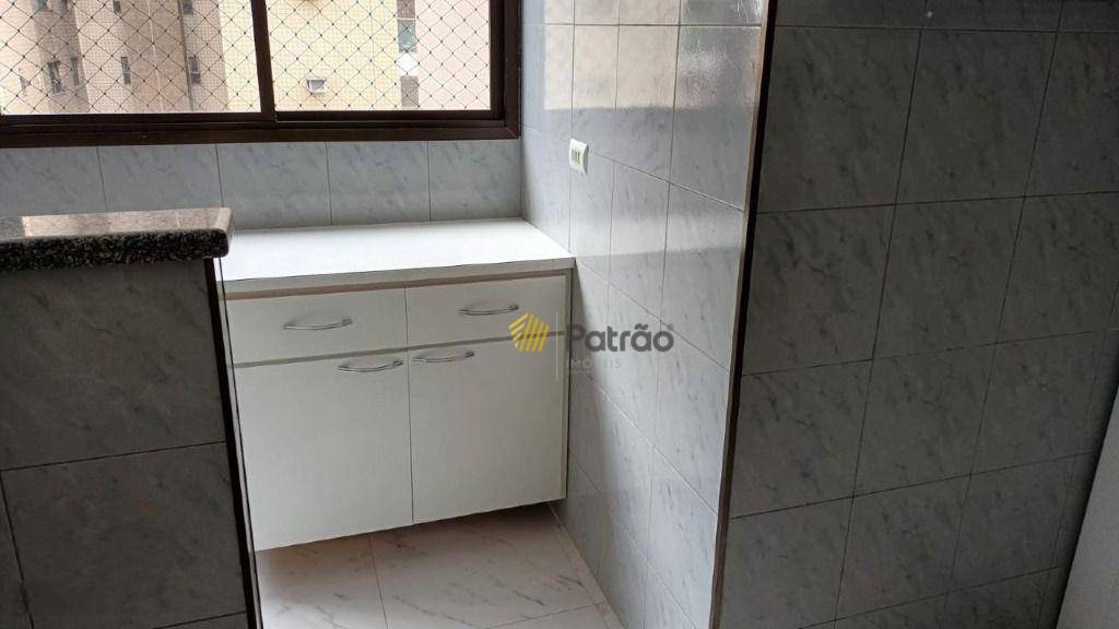 Apartamento para alugar com 2 quartos, 100m² - Foto 12