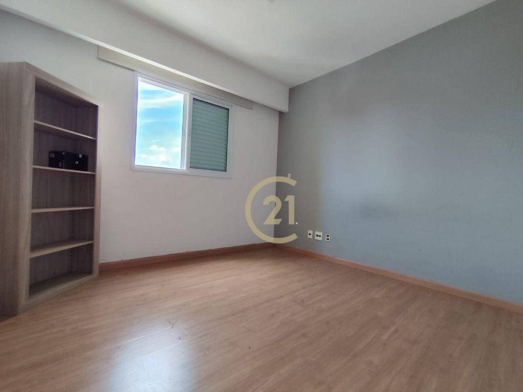 Apartamento à venda com 4 quartos, 188m² - Foto 12