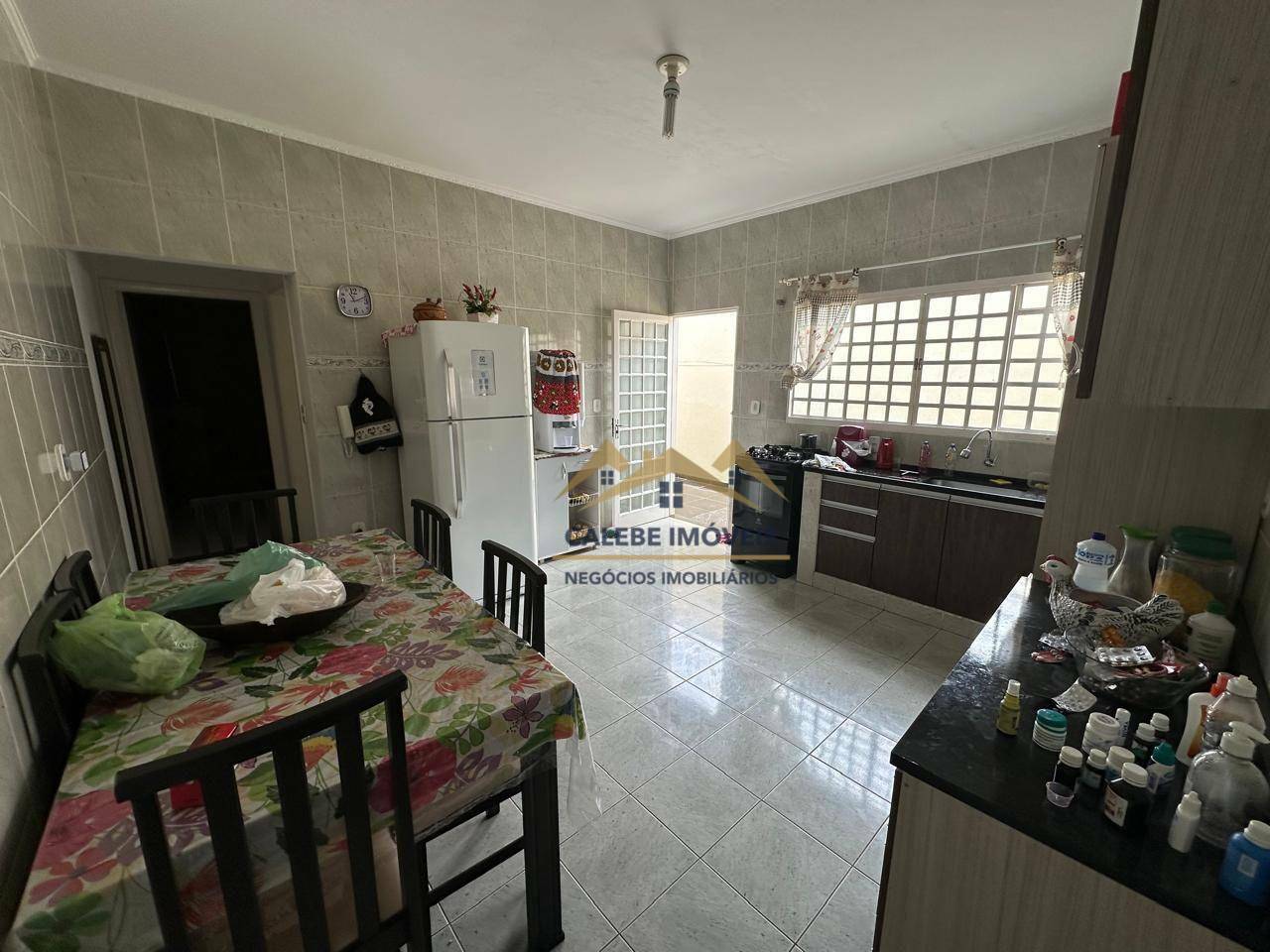 Casa à venda com 3 quartos, 110m² - Foto 8