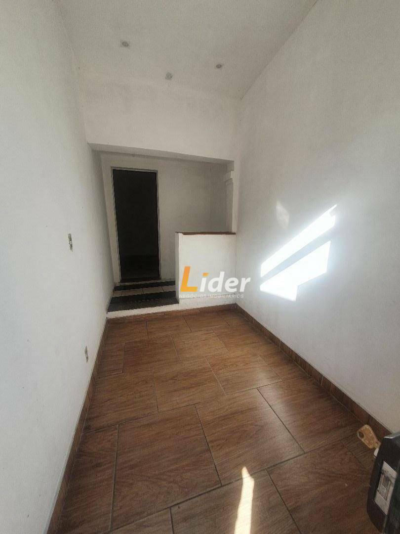 Sobrado para alugar com 1 quarto, 70m² - Foto 1