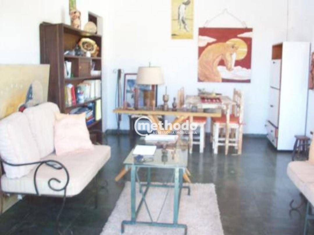 Casa à venda com 2 quartos, 100m² - Foto 1